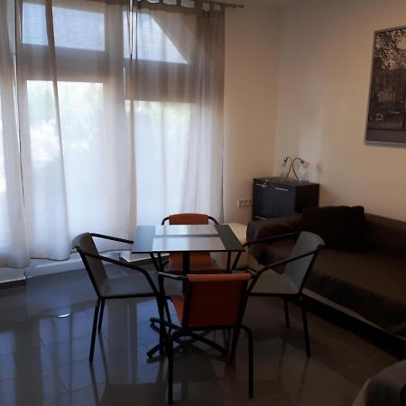 Kertvarosi Apartman II Tiszaújváros Exterior foto